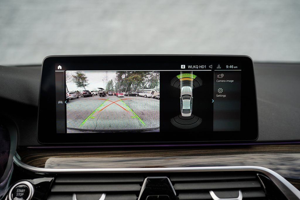 Used 2023 BMW 530e w/ M Sport Package image 31