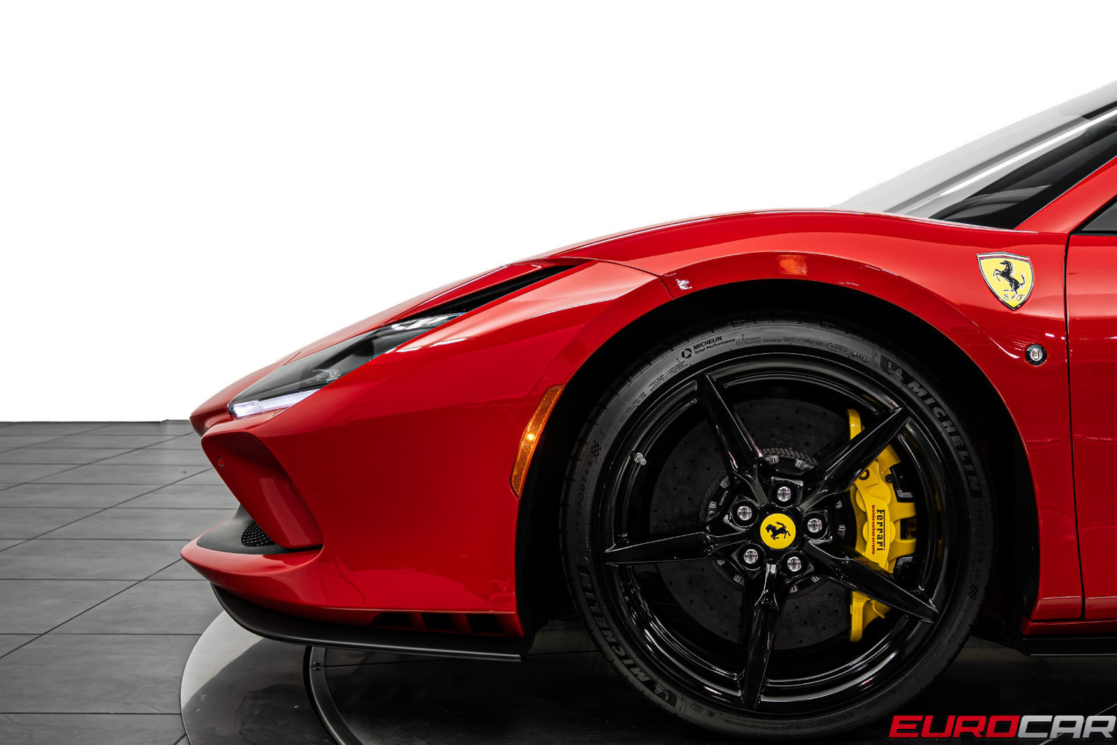 Used 2021 Ferrari F8 Tributo RWD image 17