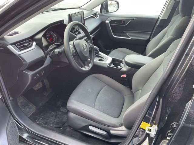 Used 2021 Toyota RAV4 LE image 13