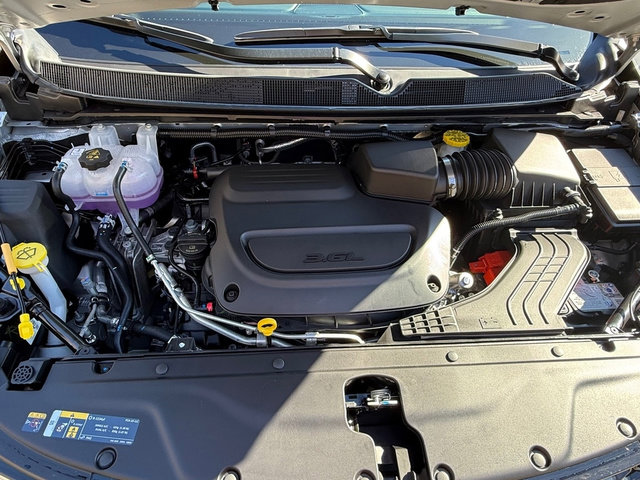 New 2026 Chrysler Pacifica Select image 10