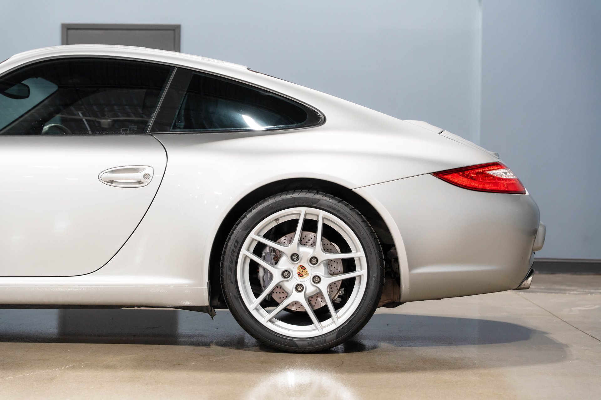 Used 2009 Porsche 911 Carrera RWD image 9