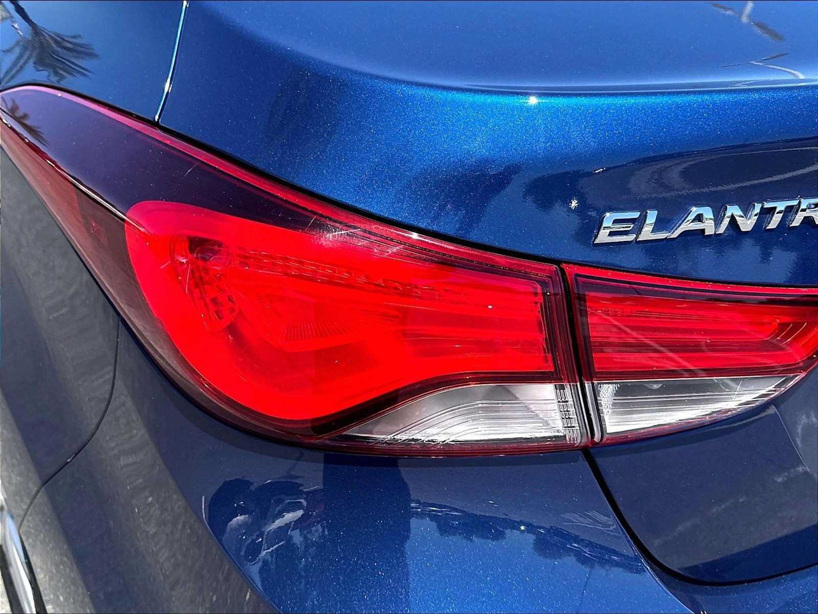 Used 2015 Hyundai Elantra SE w/ Option Group 02 FWD image 30