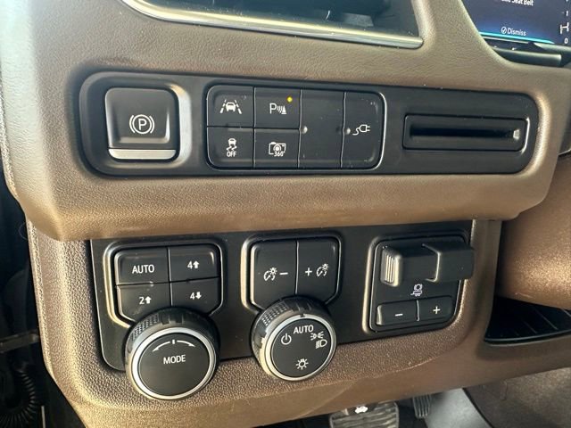 Used 2022 Chevrolet Tahoe LT w/ Luxury Package AWD/4WD image 35