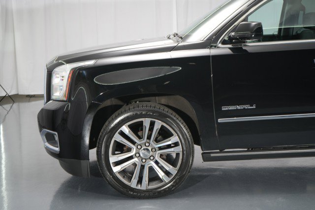 Used 2020 GMC Yukon Denali w/ Denali Premium Package image 4