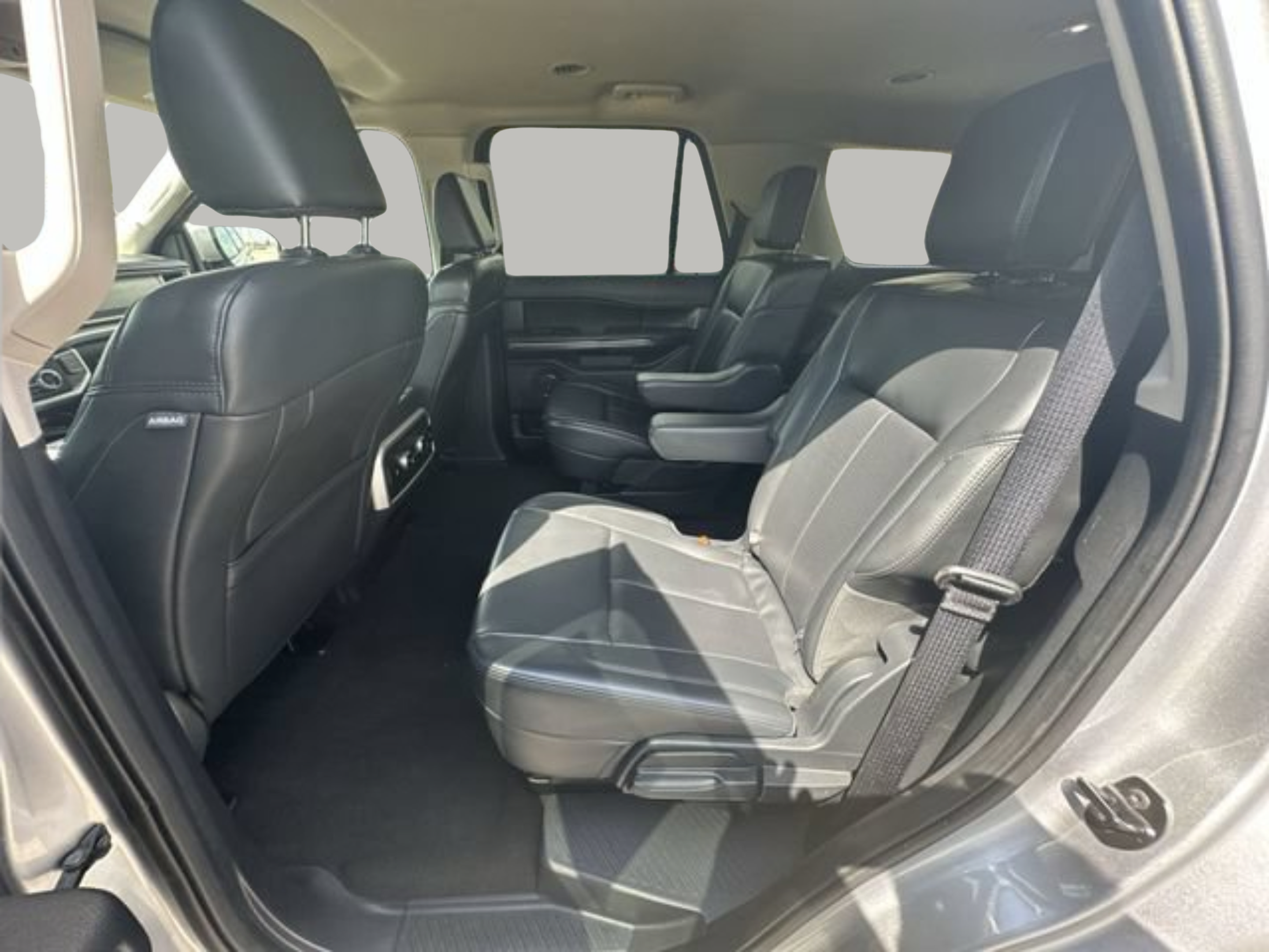 Used 2024 Ford Expedition XLT AWD/4WD image 23