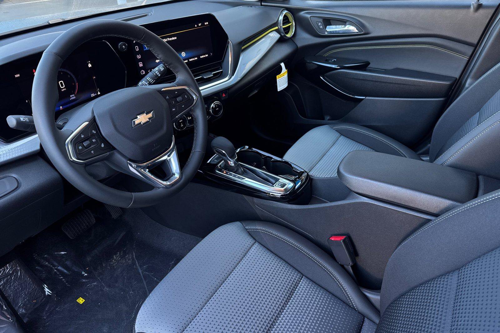 Used 2026 Chevrolet Trax LT w/ Driver Confidence Package FWD image 2