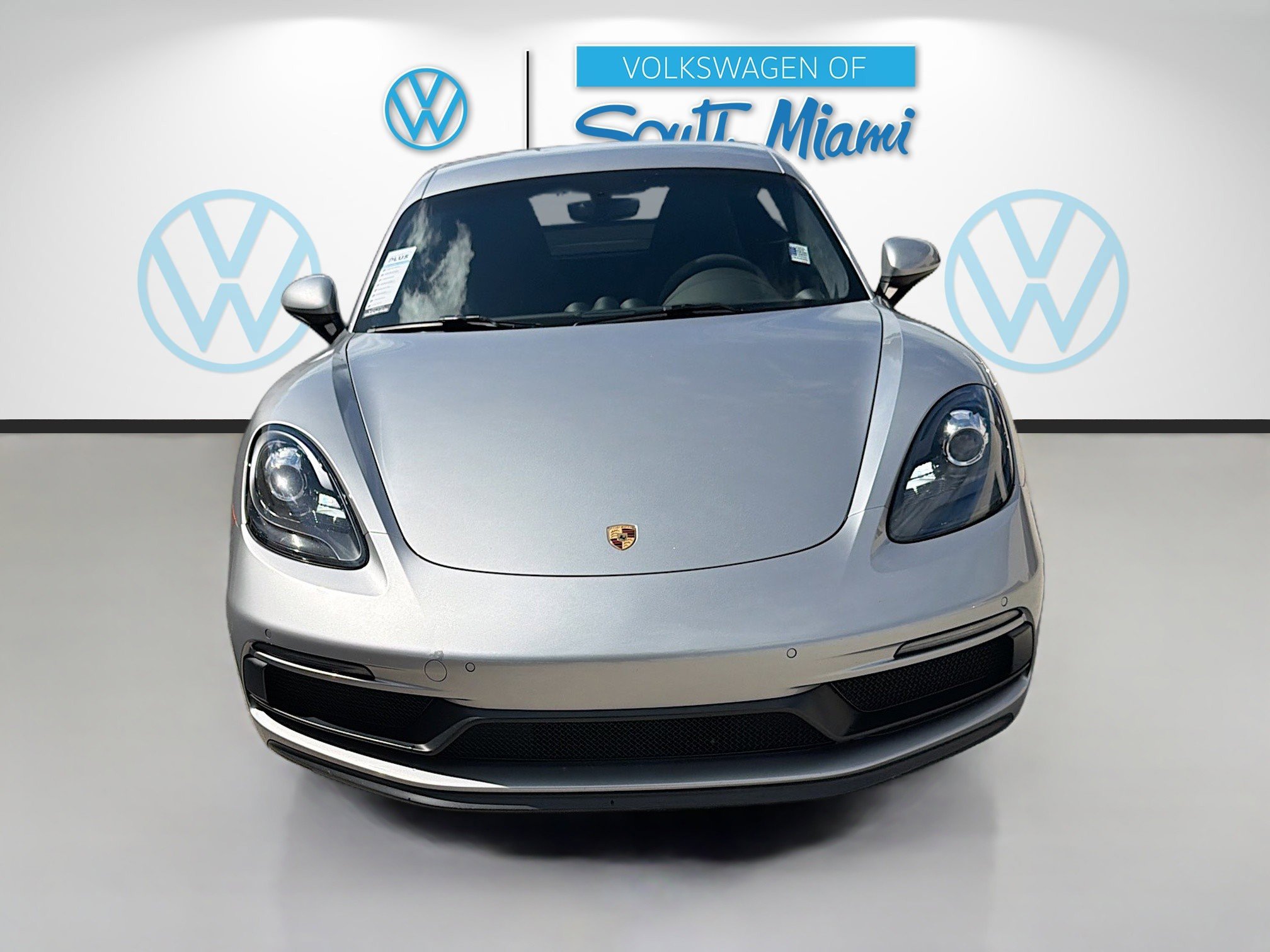Used 2018 Porsche 718 Cayman GTS image 2