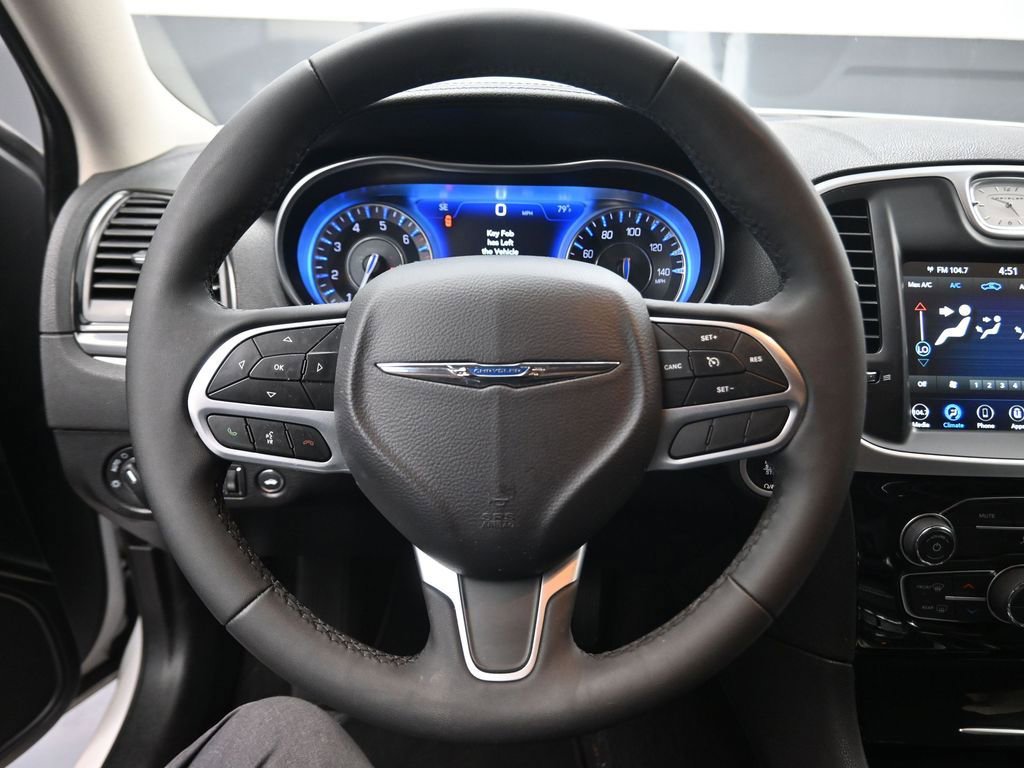 Used 2023 Chrysler 300 Touring w/ Sport Appearance Package image 6