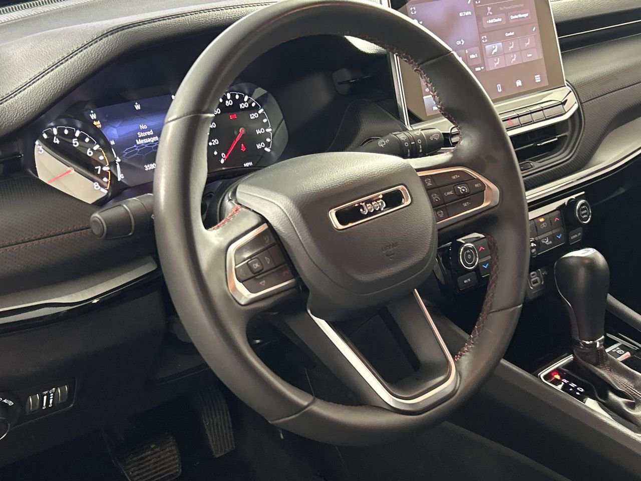 Used 2025 Jeep Compass Trailhawk AWD/4WD image 13