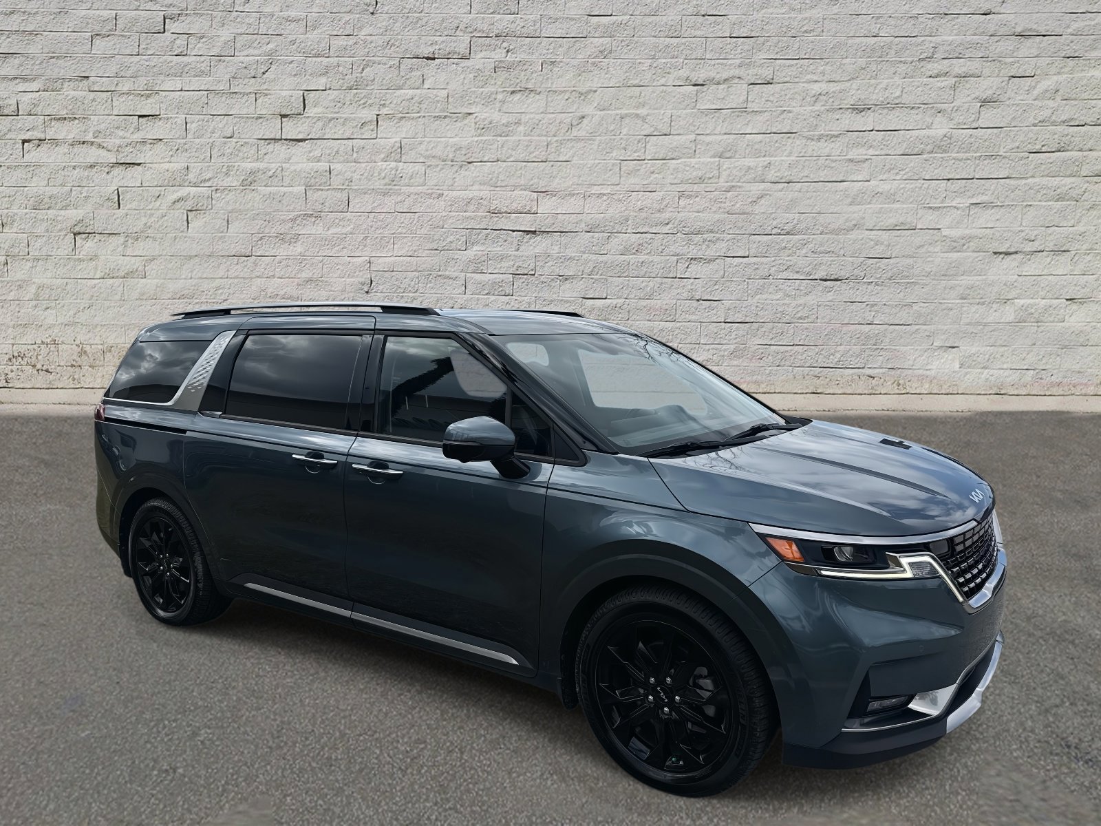 Used 2023 Kia Carnival SX image 7