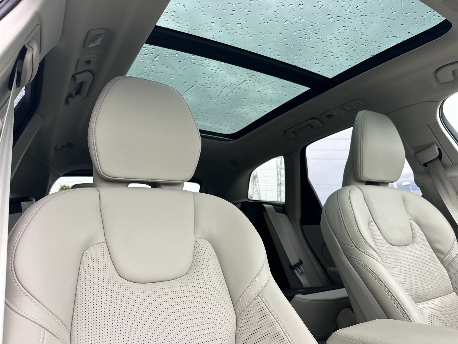 Used 2026 Volvo XC60 B5 Ultra w/ Protection Package Premier AWD/4WD image 16