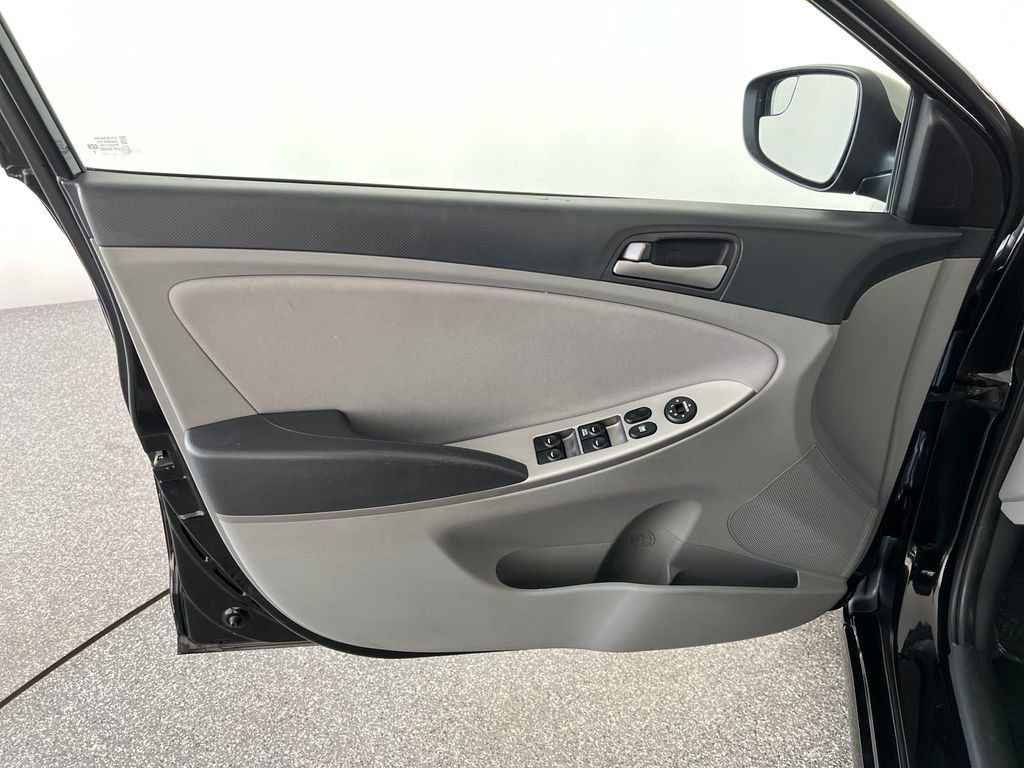 Used 2016 Hyundai Accent SE w/ Option Group 02 image 12