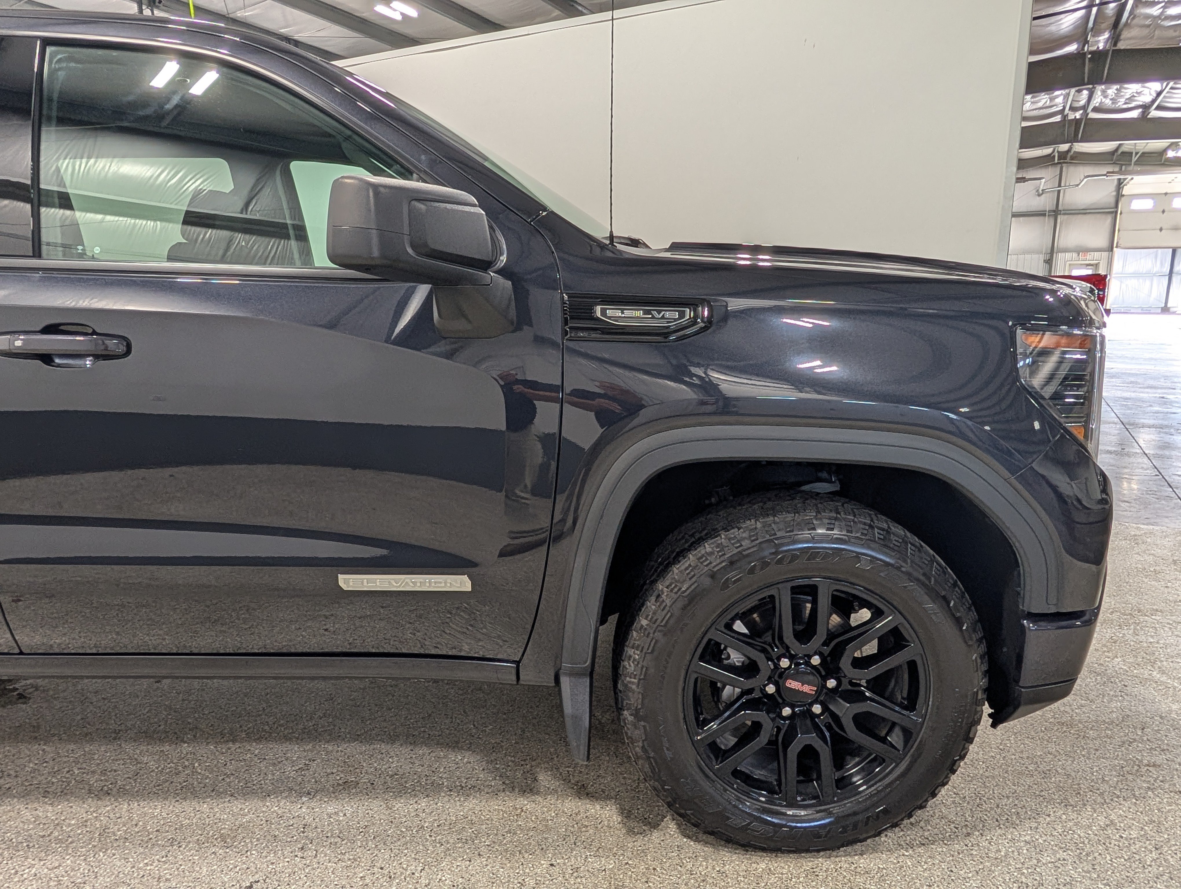 Used 2024 GMC Sierra 1500 Elevation w/ X31 Off-Road Package AWD/4WD image 9