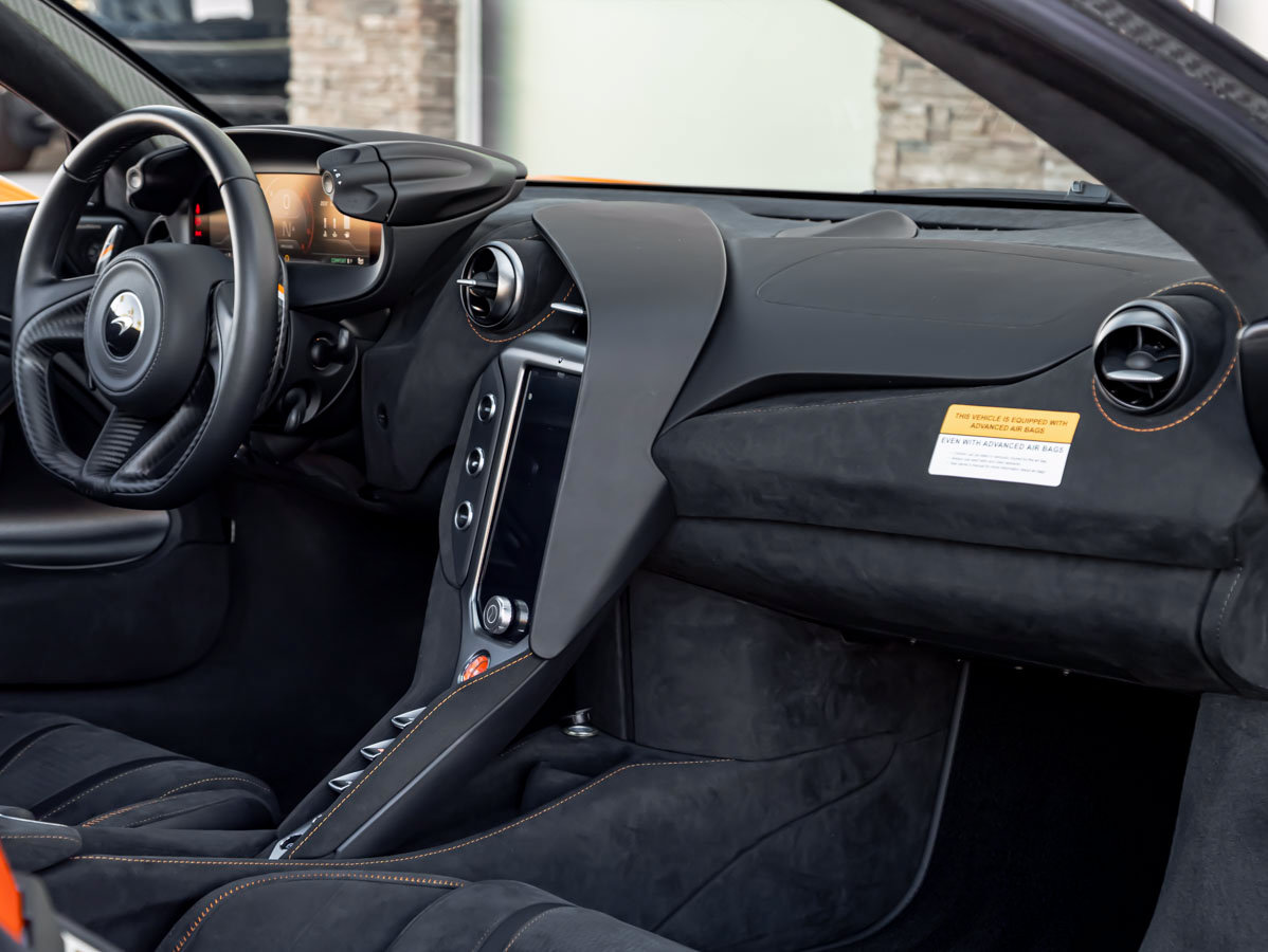 Used 2025 McLaren 750S RWD image 32