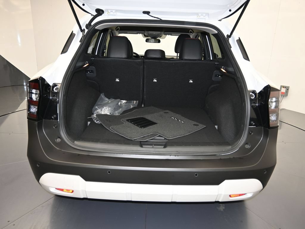 New 2026 Nissan Kicks SR FWD image 24