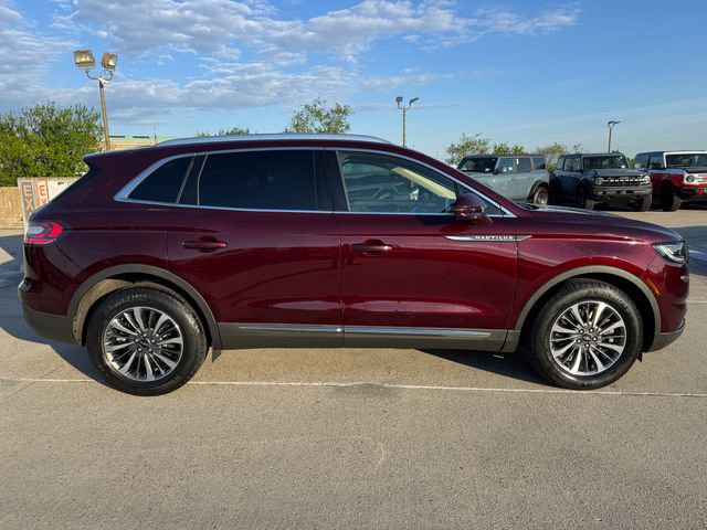 Used 2022 Lincoln Nautilus AWD w/ Premium Package image 7