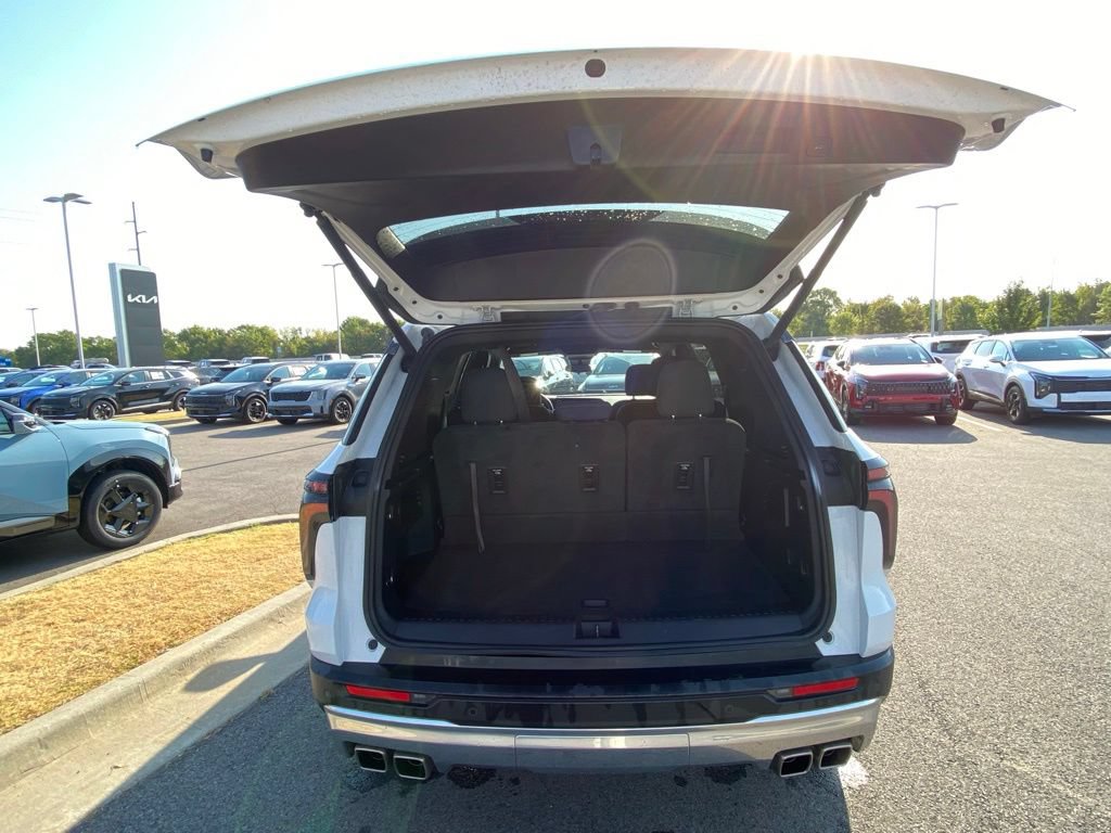 Used 2024 Chevrolet Traverse LT FWD image 9