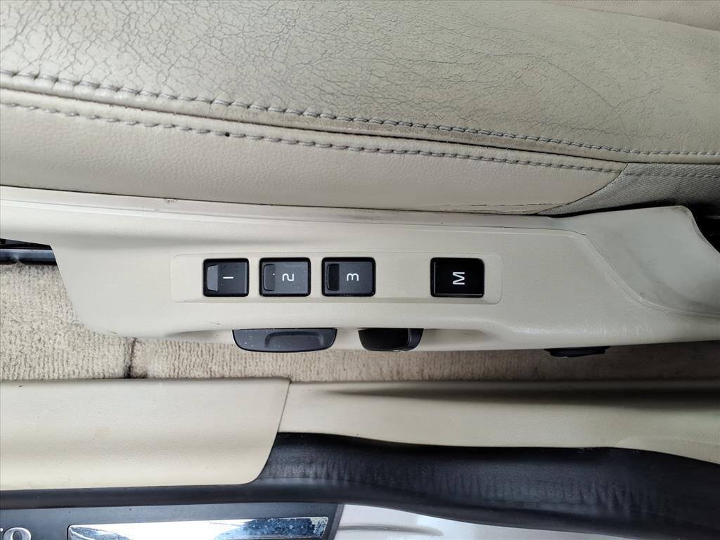 Used 2015 Volvo XC60 T5 Platinum FWD image 16