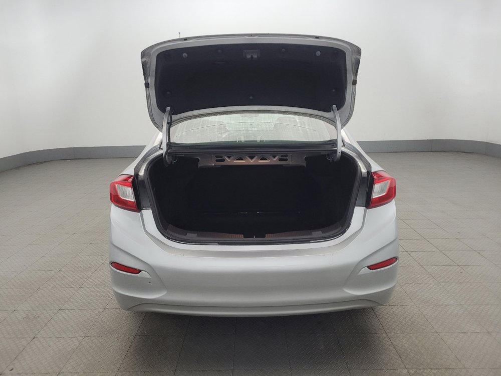 Used 2018 Chevrolet Cruze LS image 29