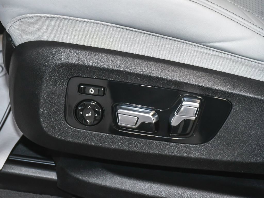 Used 2023 BMW XM AWD/4WD image 53