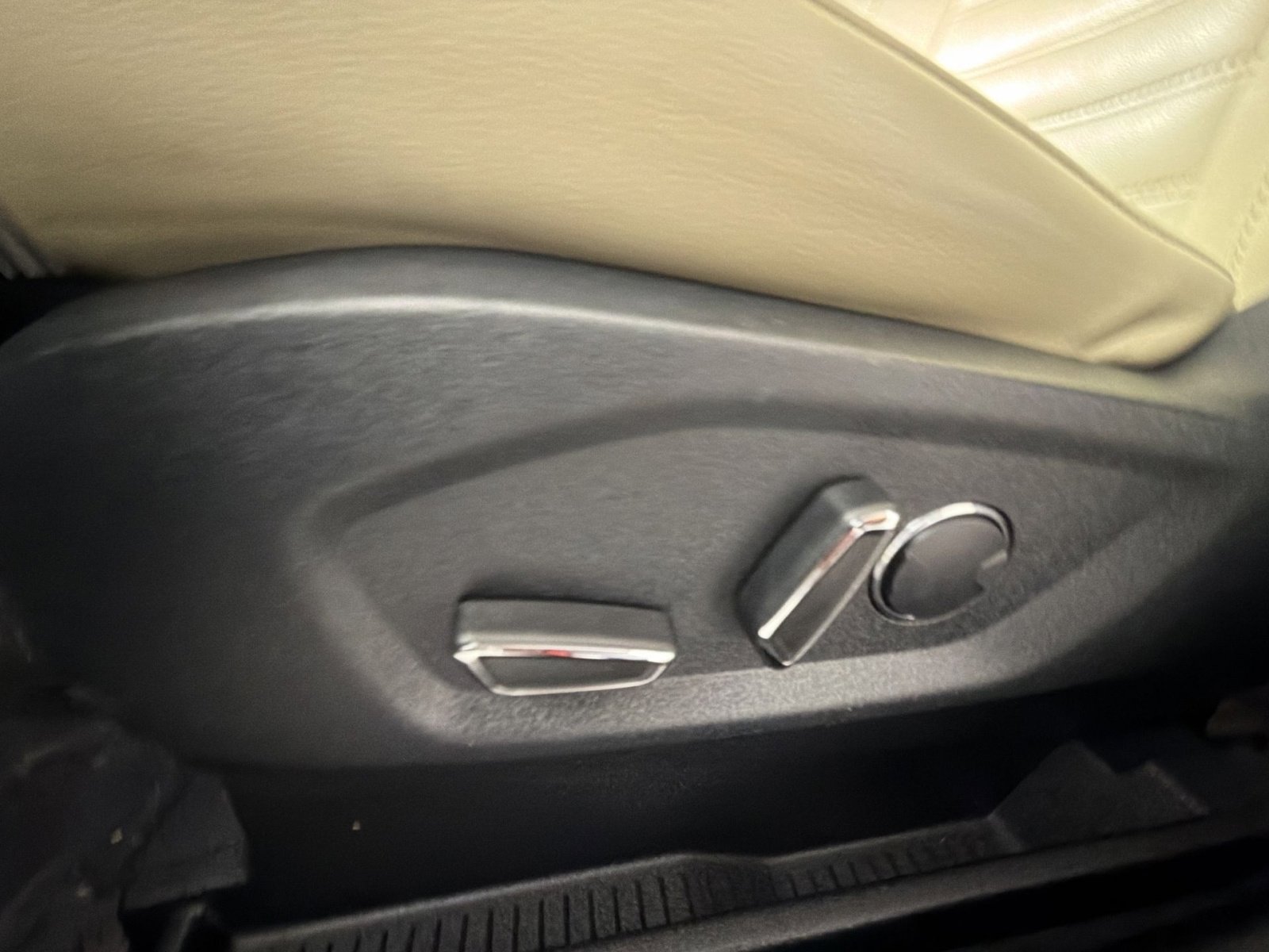 Used 2017 Ford Edge SEL w/ Equipment Group 201A image 14