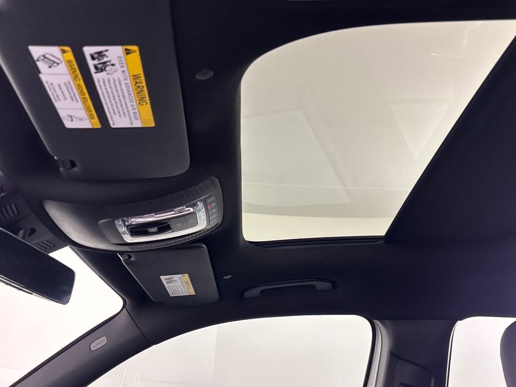 Used 2024 Mercedes-Benz GLB 35 AMG 4MATIC image 22