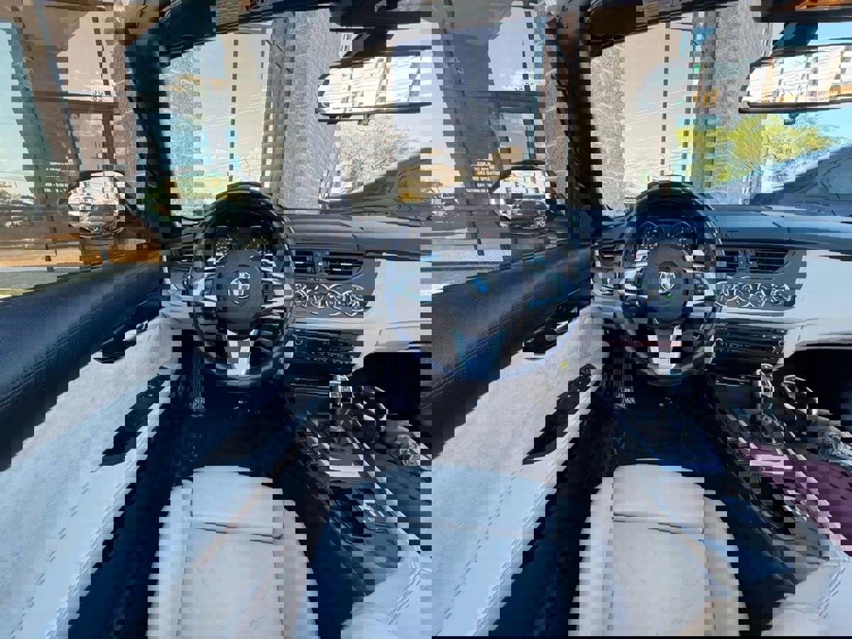 Used 2011 BMW Z4 sDrive35i image 54