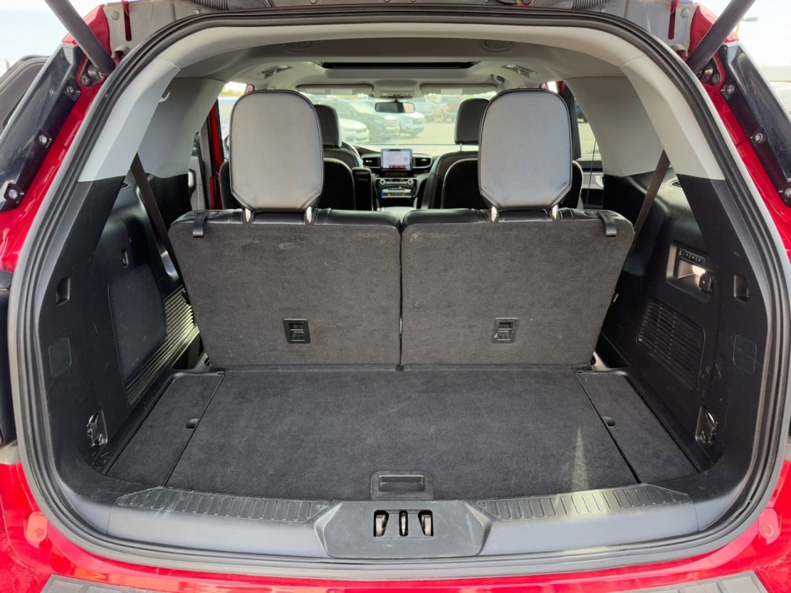 Used 2021 Ford Explorer Limited image 37