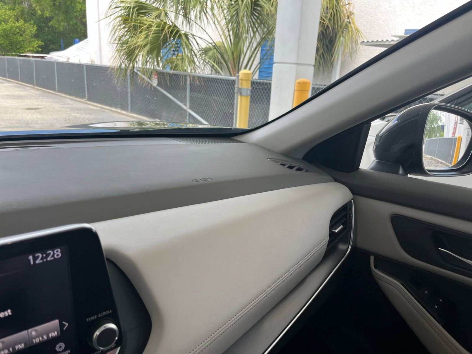 Used 2025 Nissan Rogue SV FWD image 37