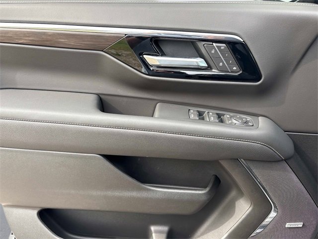 New 2026 Chevrolet Suburban Premier image 21