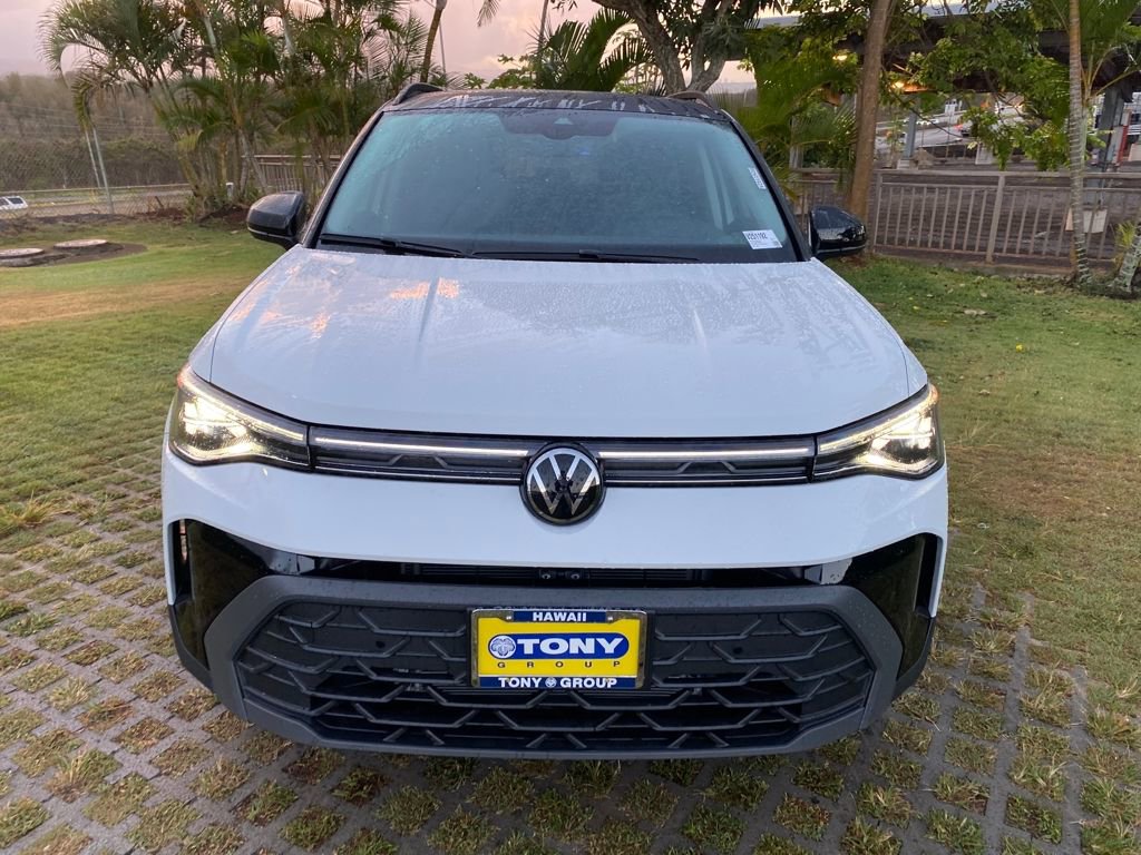 New 2025 Volkswagen Taos SE image 2