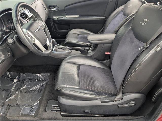 Used 2014 Chrysler 200 S image 17