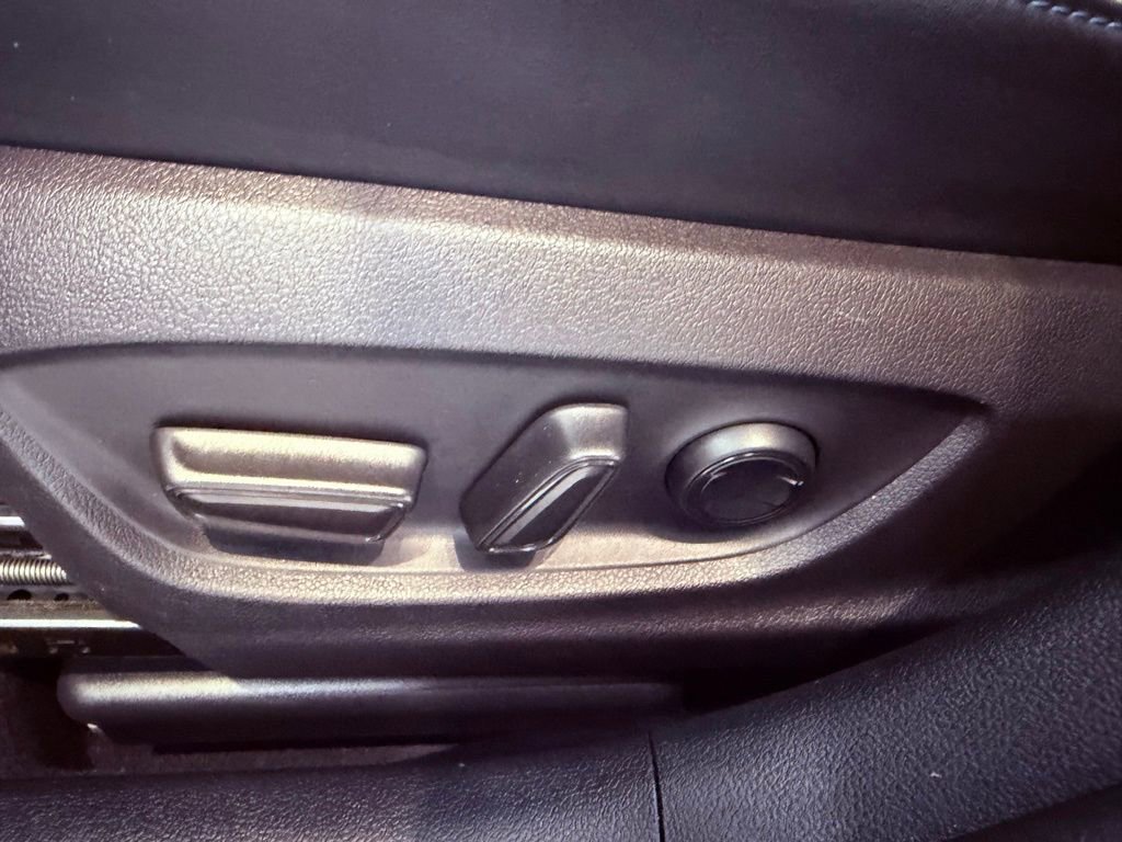 Used 2022 Toyota Prius Limited w/ Premium Convenience Package image 21