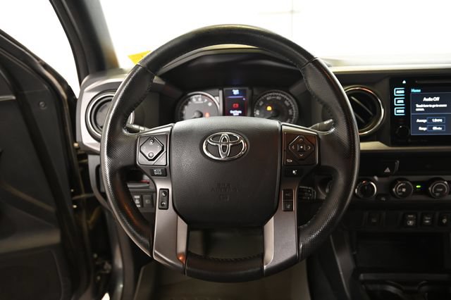 Used 2019 Toyota Tacoma TRD Off-Road AWD/4WD image 4