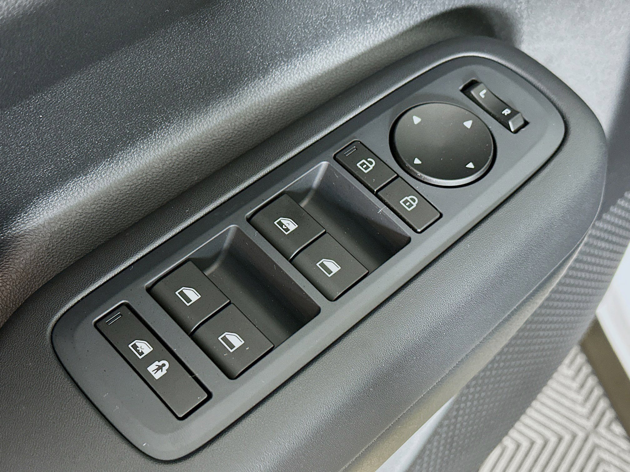 New 2026 Hyundai Santa Fe SE image 17