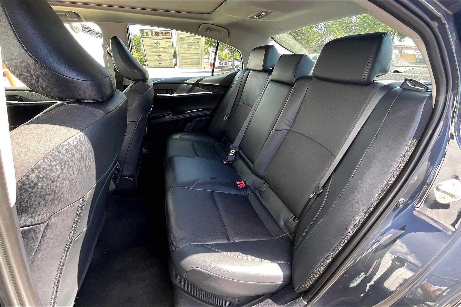 Used 2025 Toyota Camry XLE AWD/4WD image 31