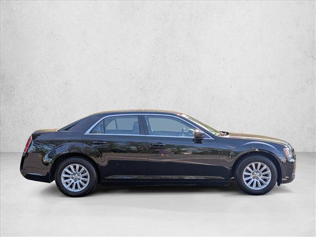 Used 2014 Chrysler 300 w/ Driver Convenience Group RWD image 4