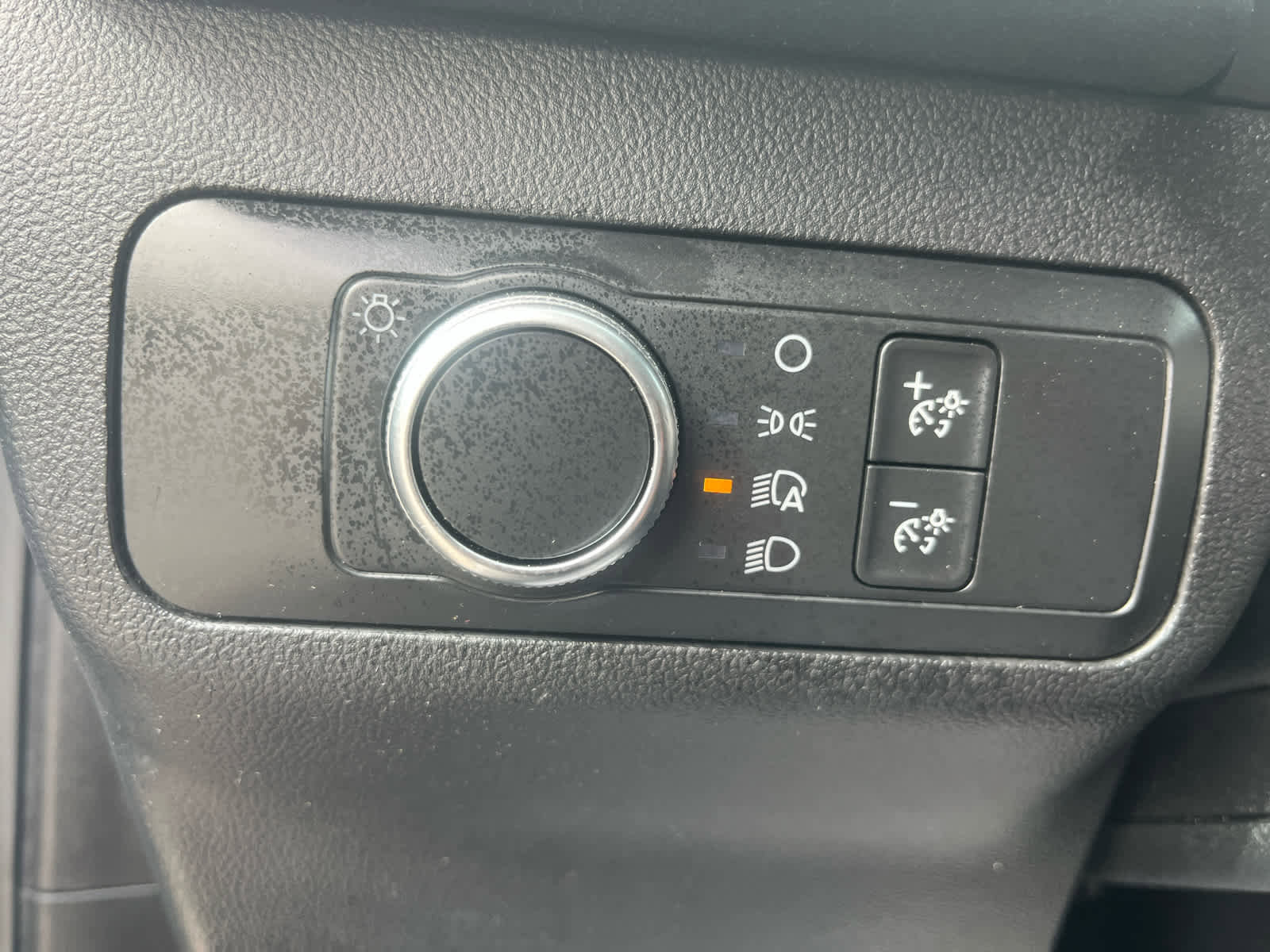 Used 2020 Ford Escape SE image 13