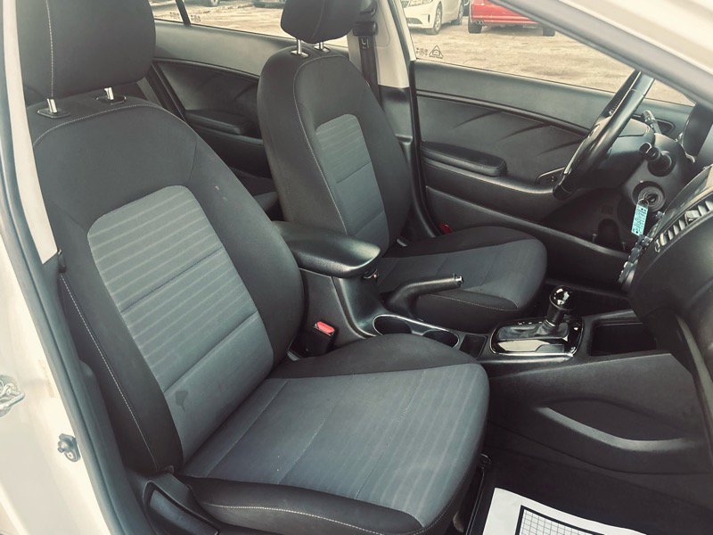 Used 2017 Kia Forte S image 14