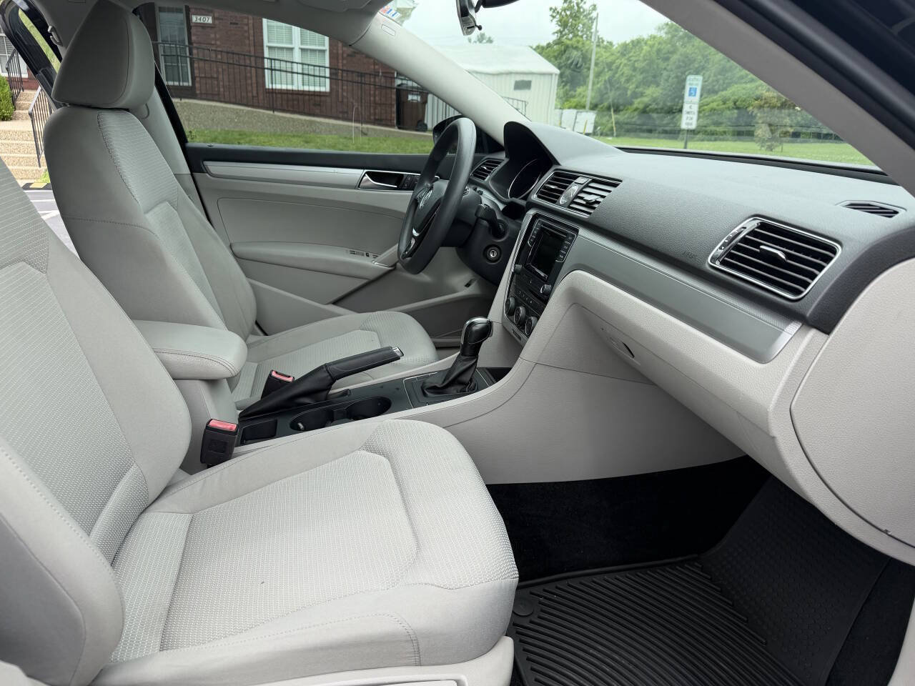 Used 2017 Volkswagen Passat 1.8T S FWD image 15