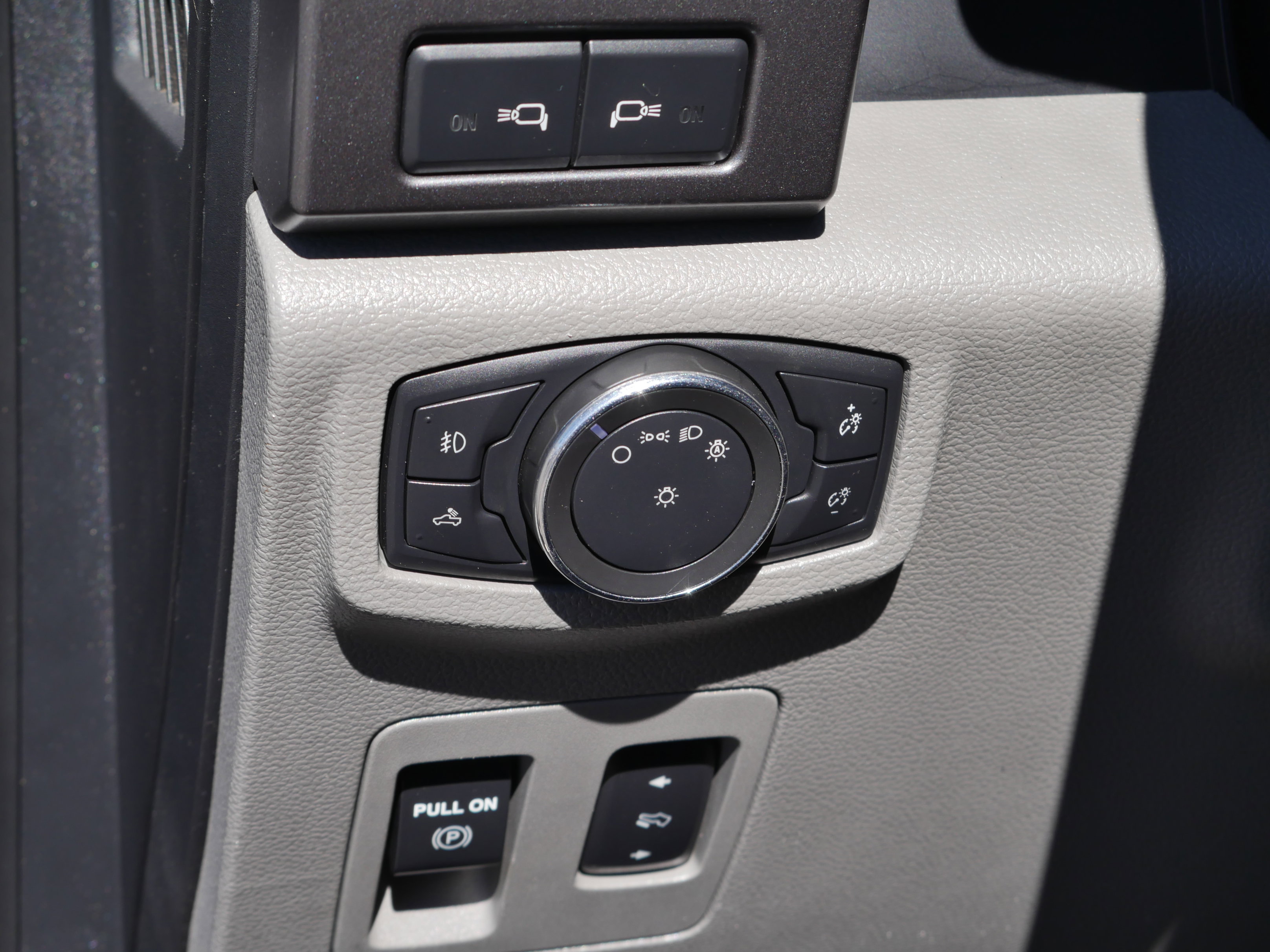 Used 2019 Ford F150 XLT w/ Equipment Group 302A Luxury image 12