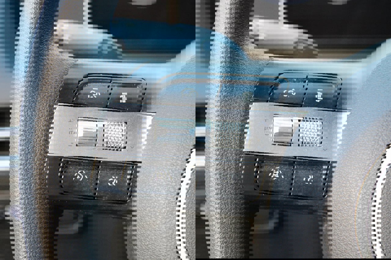 Used 2025 Hyundai Santa Cruz SE image 11