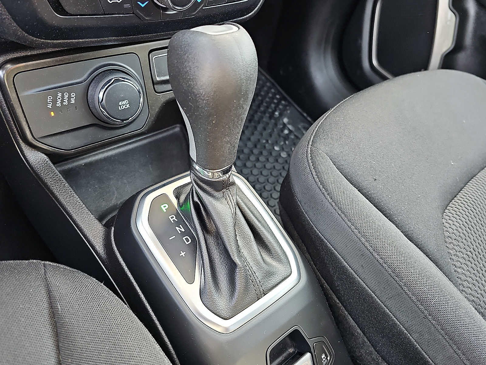 Used 2023 Jeep Renegade Latitude w/ Sun/Sound Group image 15