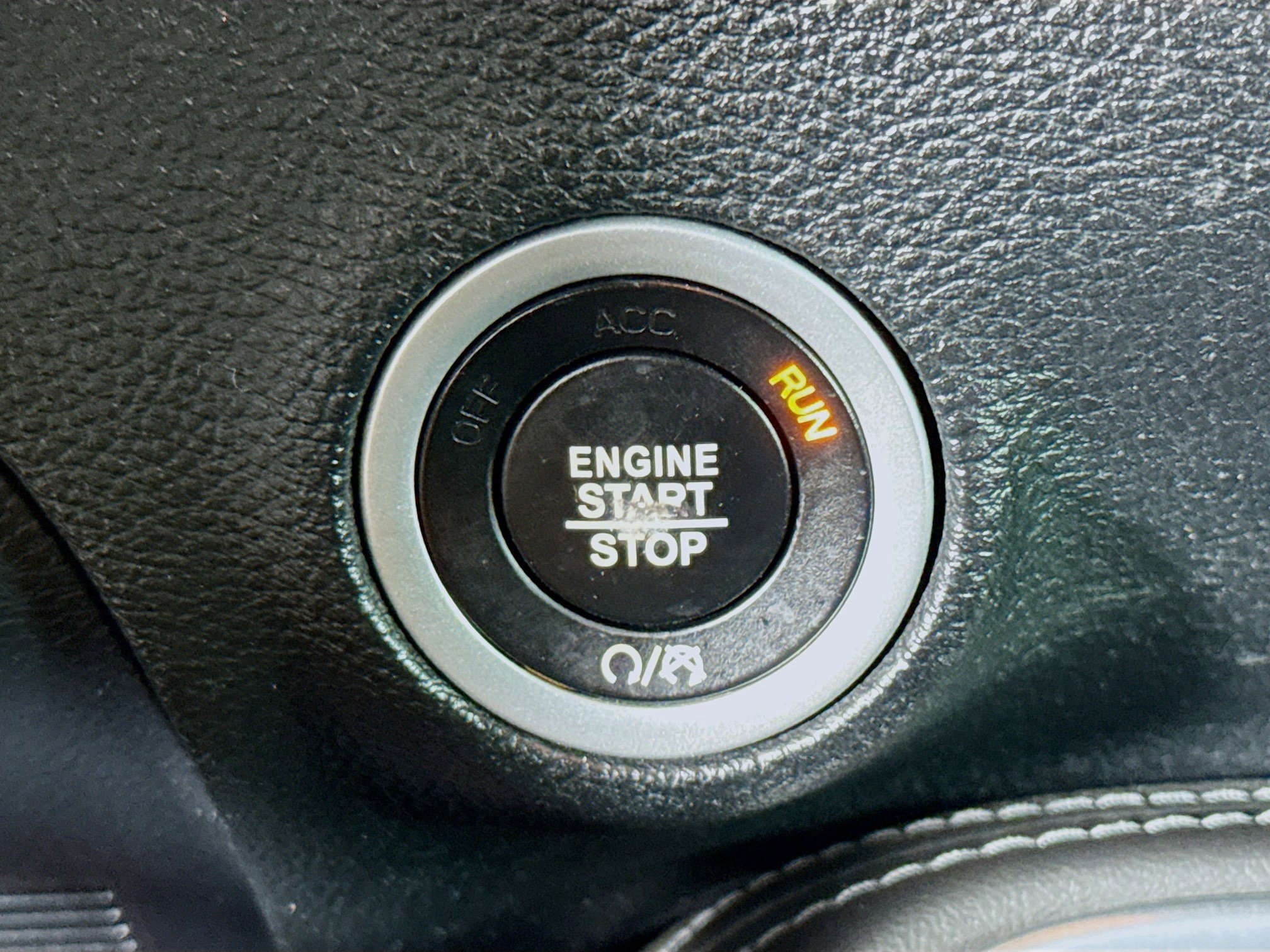 Used 2018 Dodge Challenger R/T w/ Blacktop Package RWD image 21