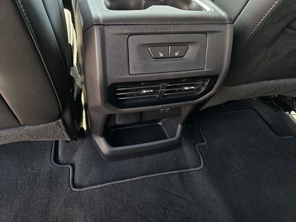 New 2025 Chevrolet Silverado EV LT image 8