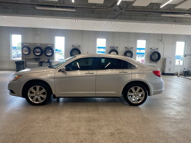 Used 2012 Chrysler 200 Touring FWD image 9