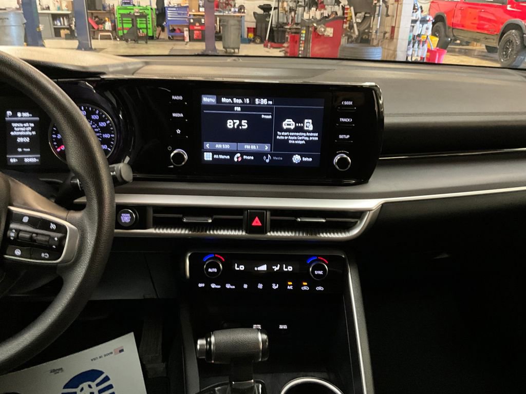 Used 2021 Kia K5 LXS image 9