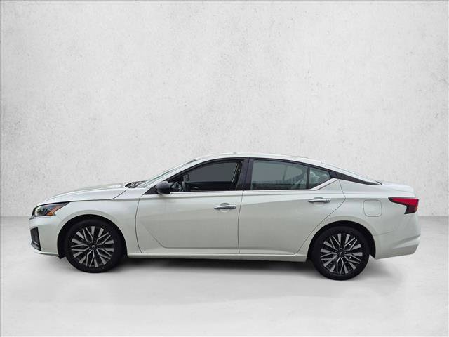 Used 2025 Nissan Altima 2.5 SV FWD image 6