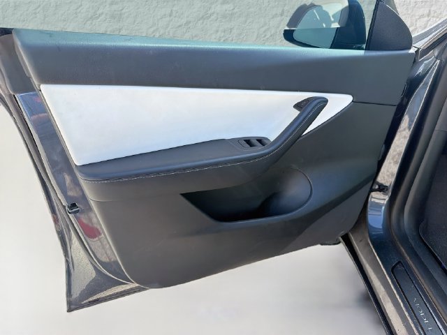 Used 2022 Tesla Model Y Performance AWD/4WD image 21
