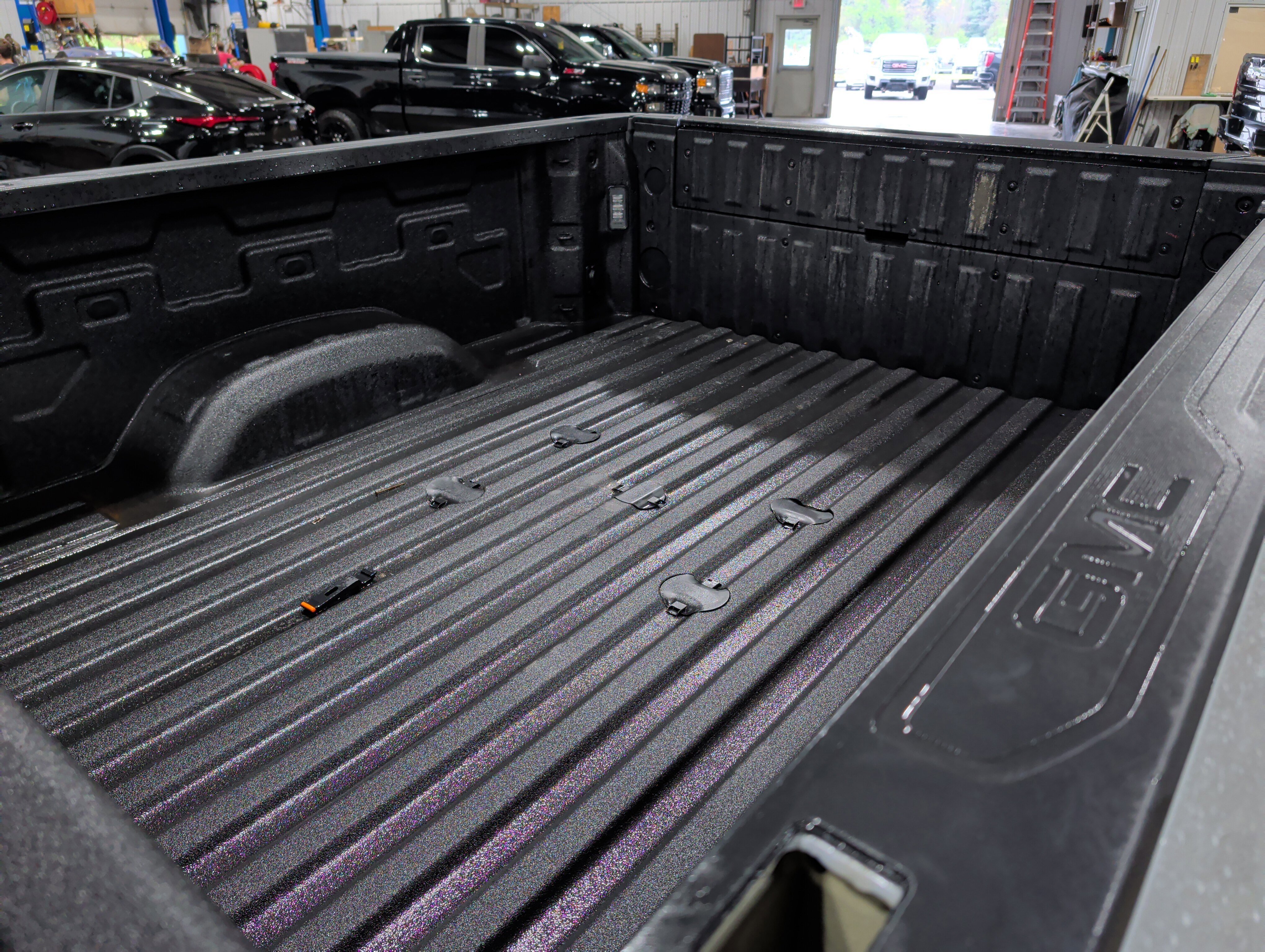 Used 2025 GMC Sierra 2500 AT4X AWD/4WD image 8